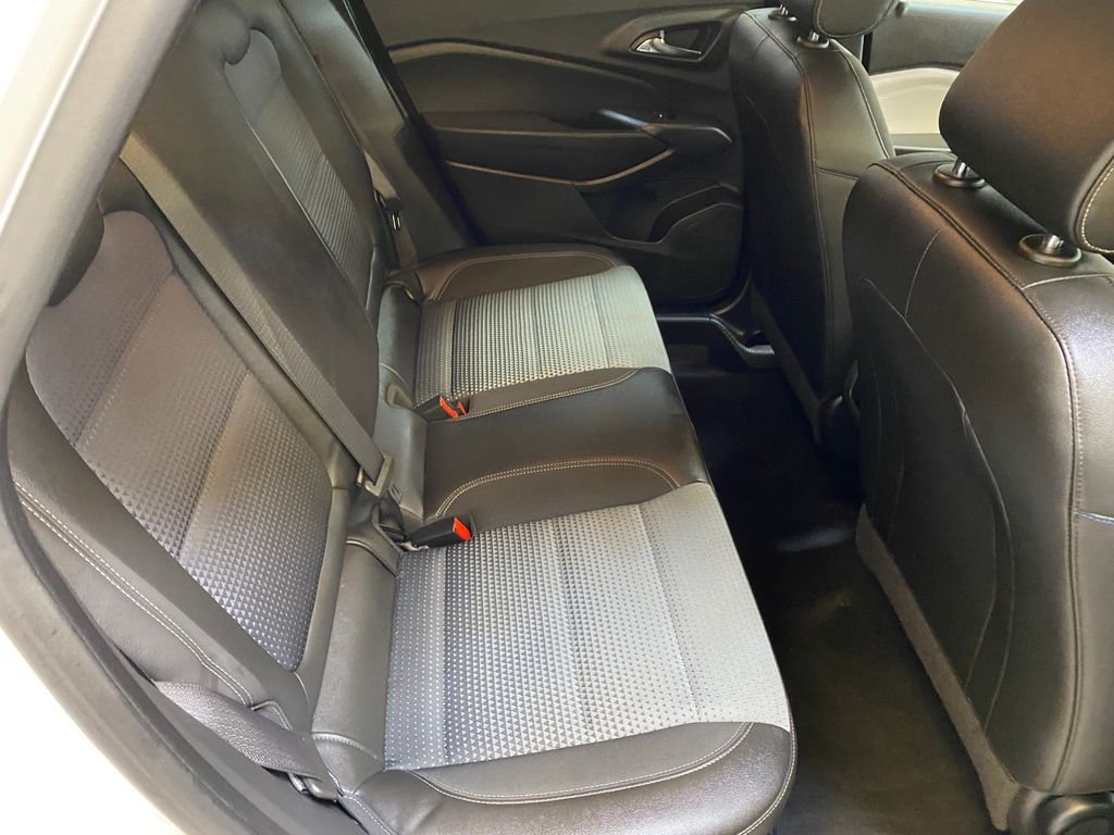 Used 2025 White Chevrolet LT image 26
