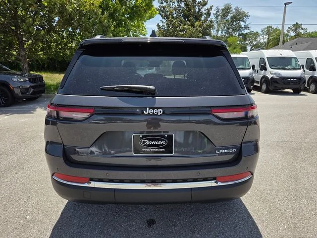 New 2026 Baltic Gray Metallic Clear-Coat Exterior Paint Jeep Laredo X image 11