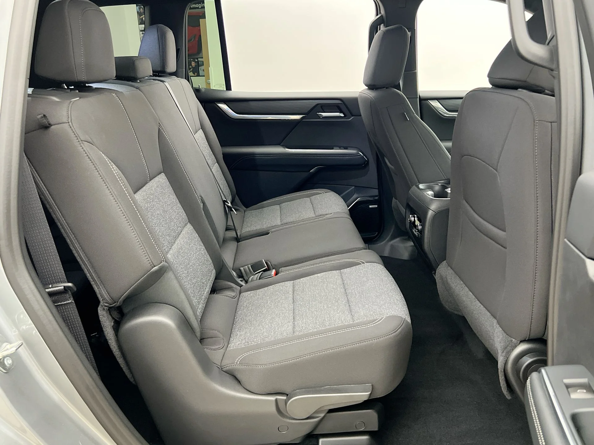 New 2026 Sterling Metallic GMC Elevation image 85