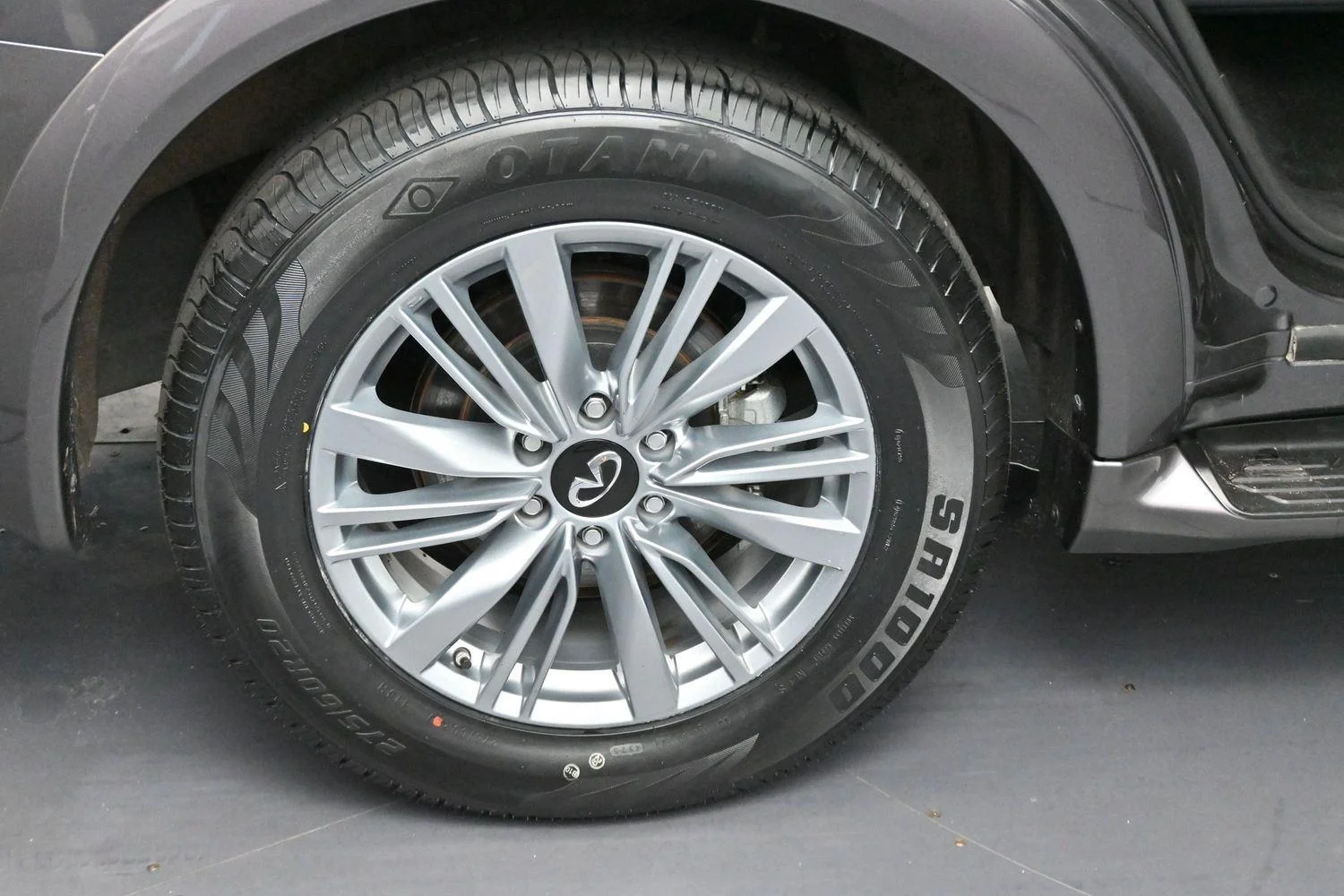 Used 2024 Anthracite Gray INFINITI LUXE image 45