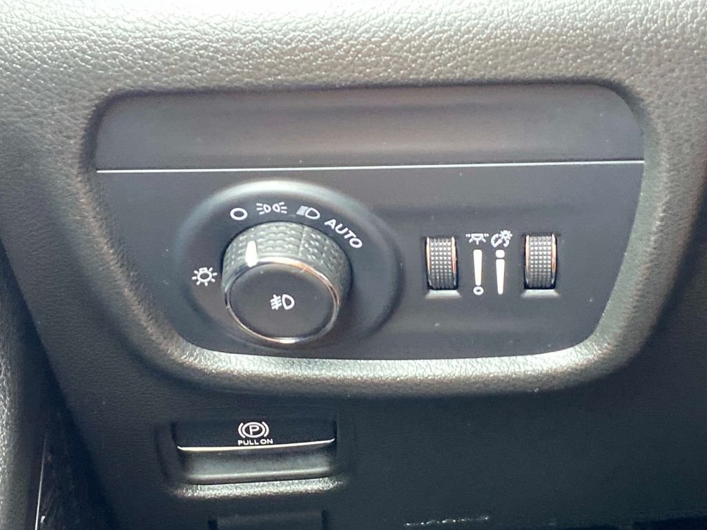 Used 2024 White Jeep Limited image 24