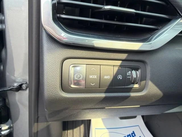 New 2026 Sterling Metallic GMC Elevation image 33