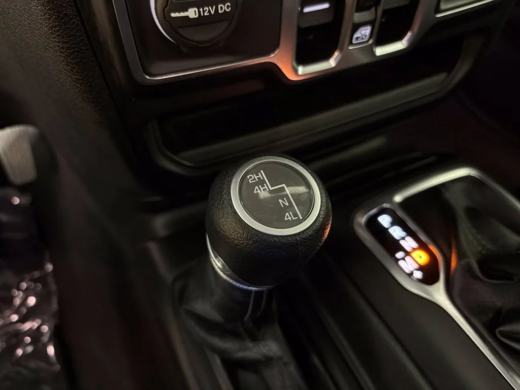 Used 2025 White Jeep Sport S image 27