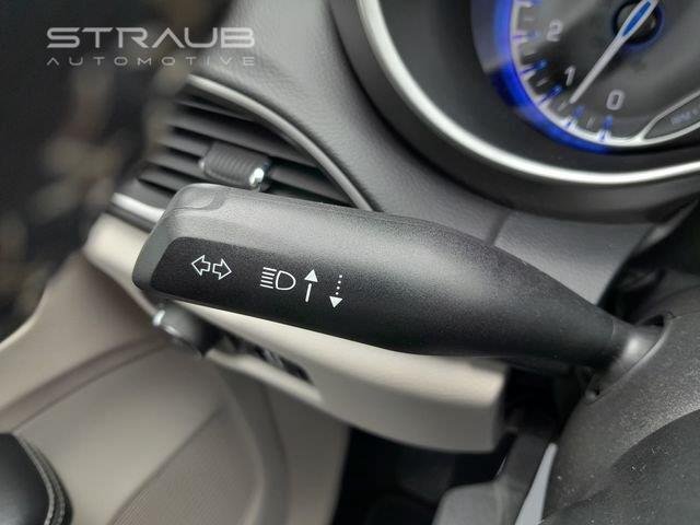 Used 2022 Brilliant Black Crystal Pearlcoat Chrysler Touring L image 16