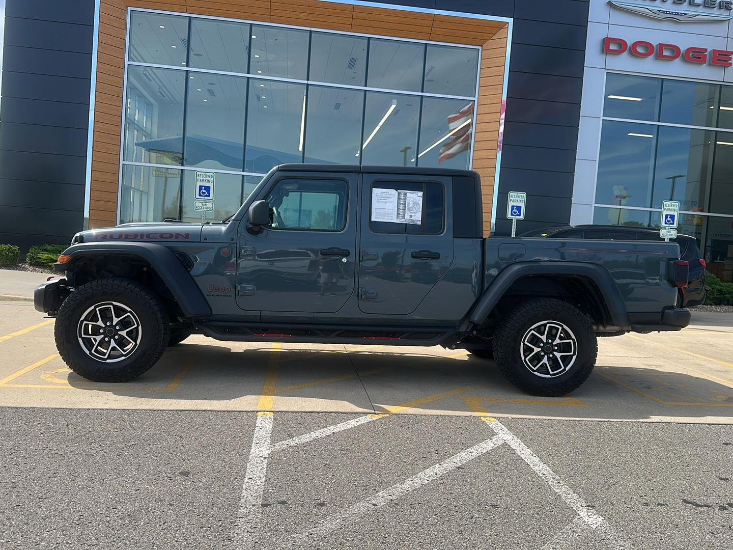 Used 2025 Jeep Gladiator Rubicon with VIN 1C6RJTBGXSL519422 for sale in Kansas City