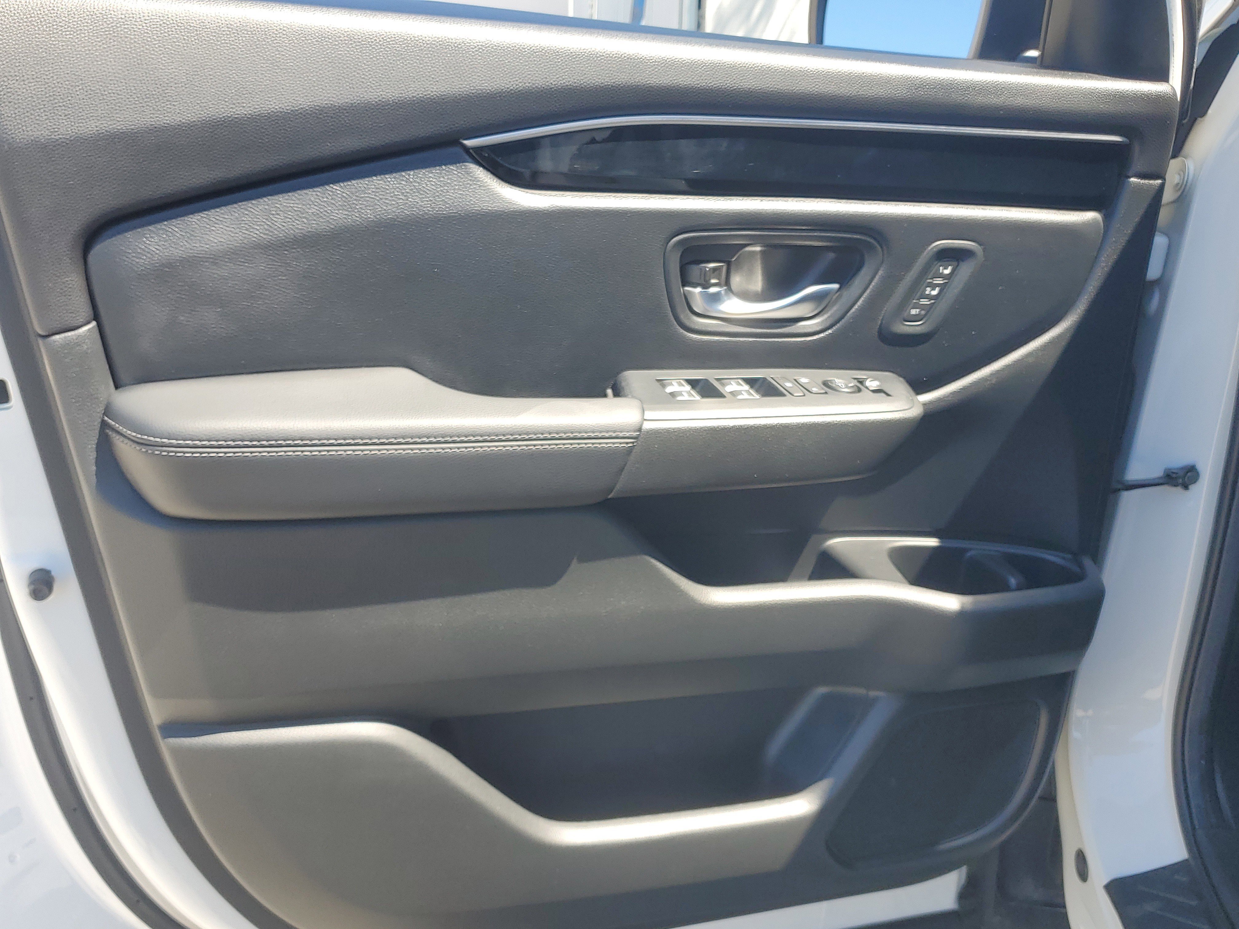 Used 2025 White Honda Touring image 20