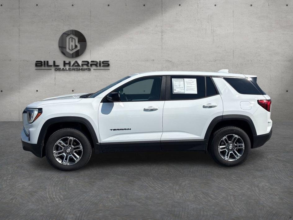 Used 2025 White GMC Elevation image 5