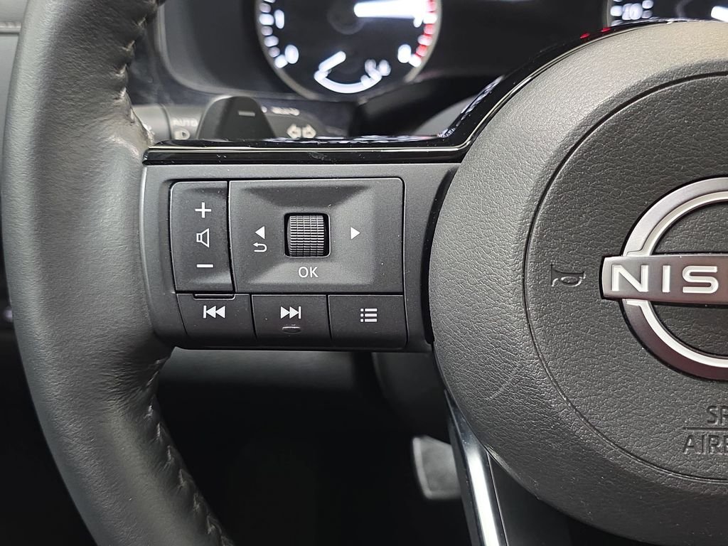 Used 2023 Pearl White Tricoat Nissan SL image 16