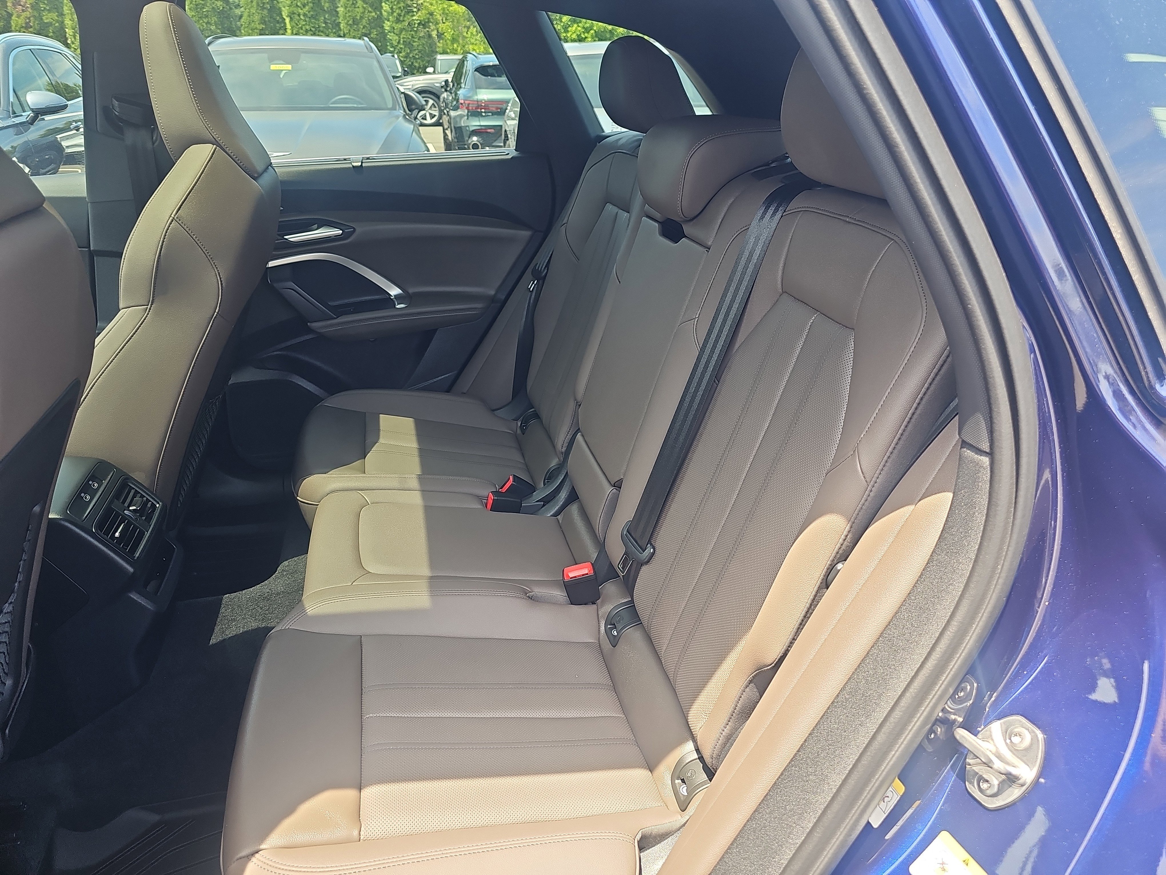 Used 2025 Navarra Blue Metallic Audi Premium Plus image 29