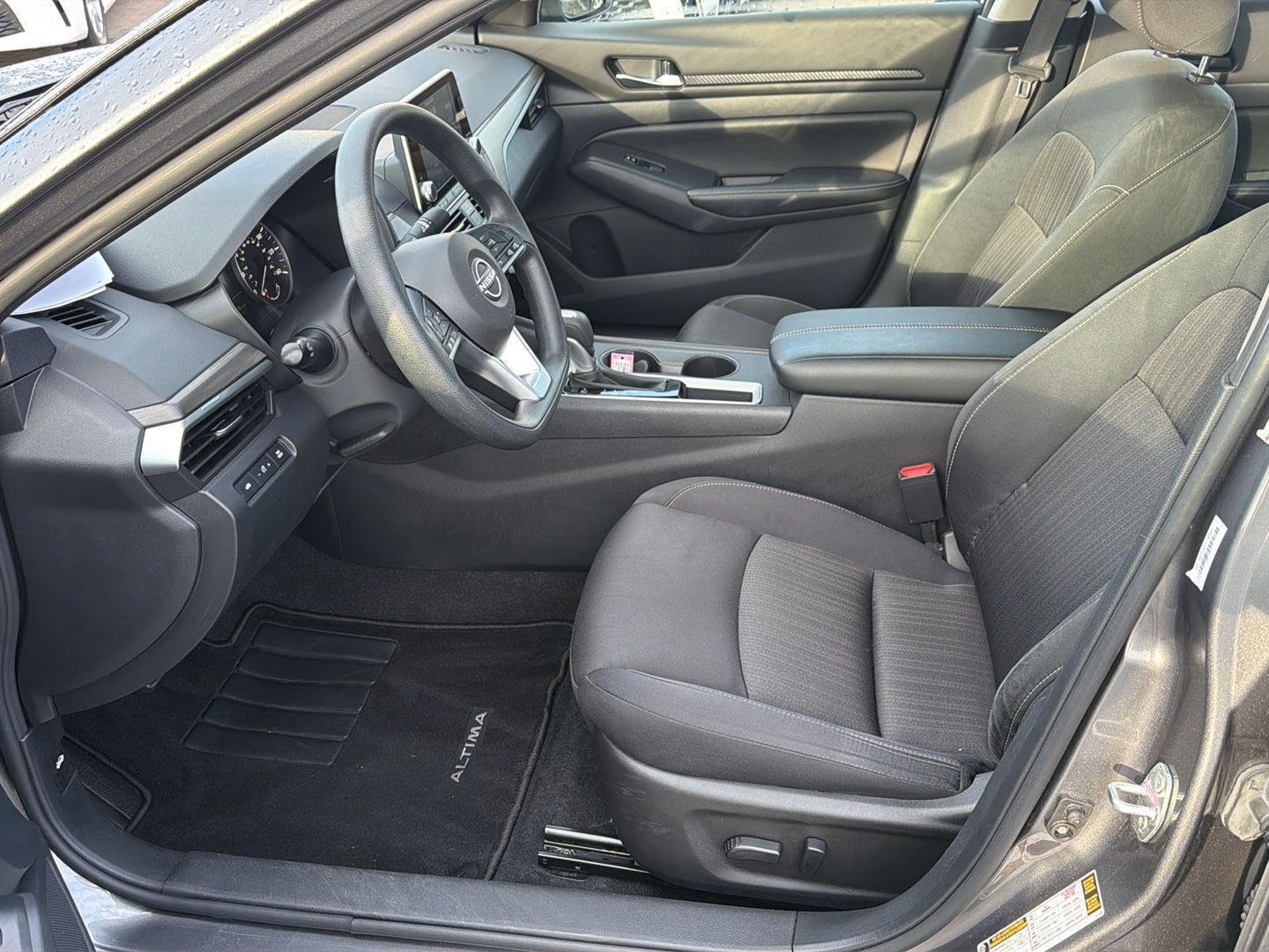 2025 Nissan Altima SV - Photo 10