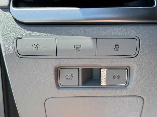 Used 2024 Silver Hyundai SEL image 25