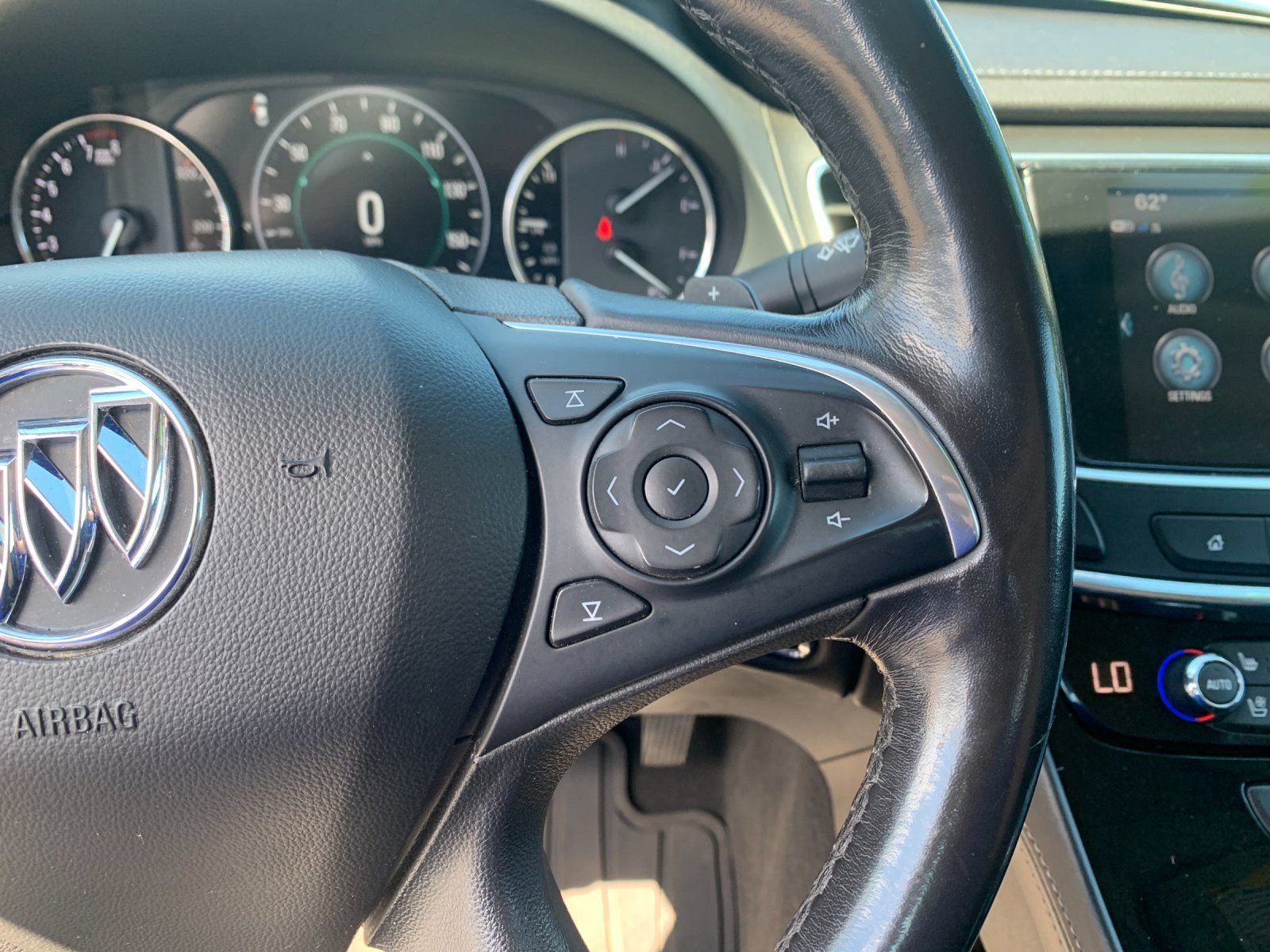 Used 2019  Buick Premium I Group image 27