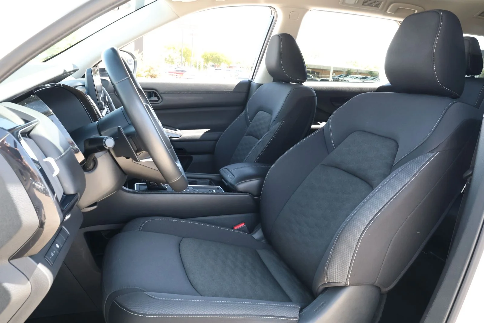 Used 2024 White Nissan SV image 27