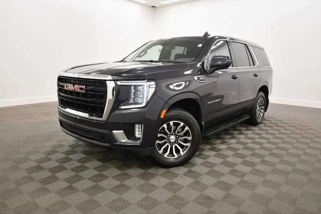 Used 2023  GMC SLE image 2