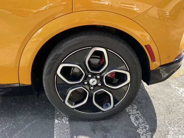 Used 2023 Orange Ford GT image 9