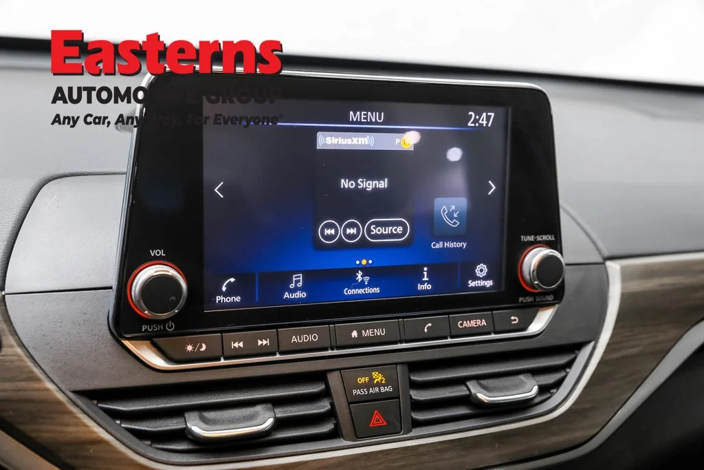 Used 2024 Silver Nissan 2.5 SV image 19