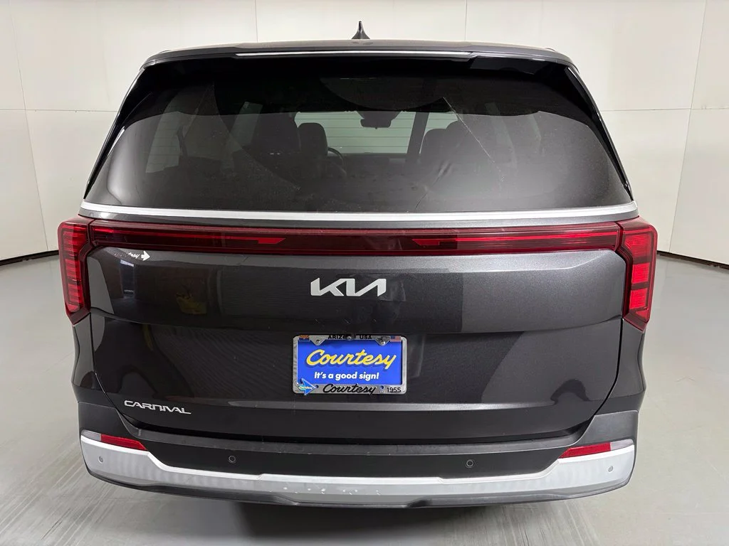 Used 2025 Gray Kia LXS image 7