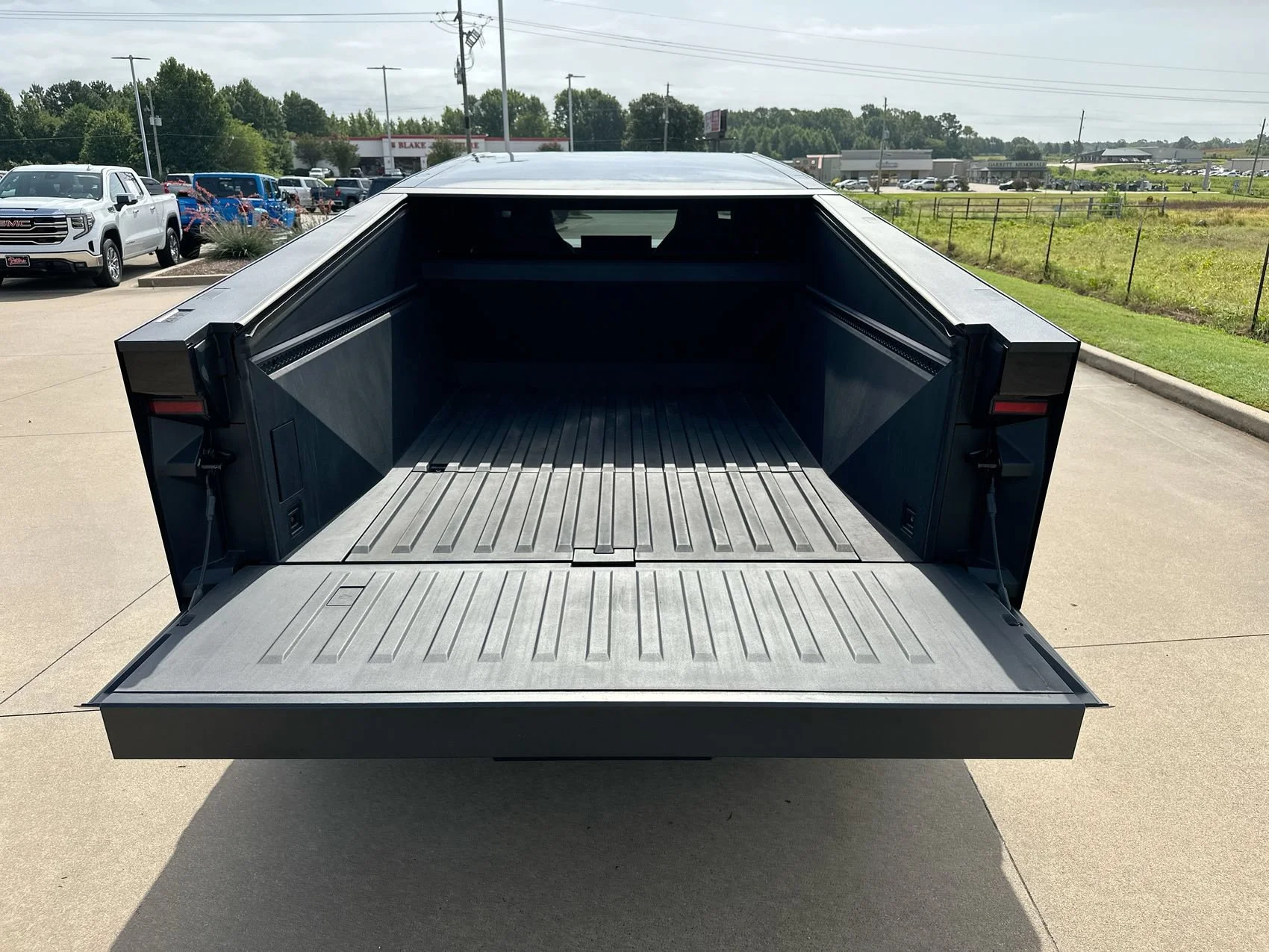 Used 2024 Black Tesla  image 25