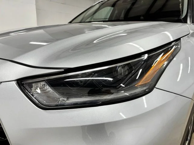 Used 2021 Silver Toyota XLE image 9
