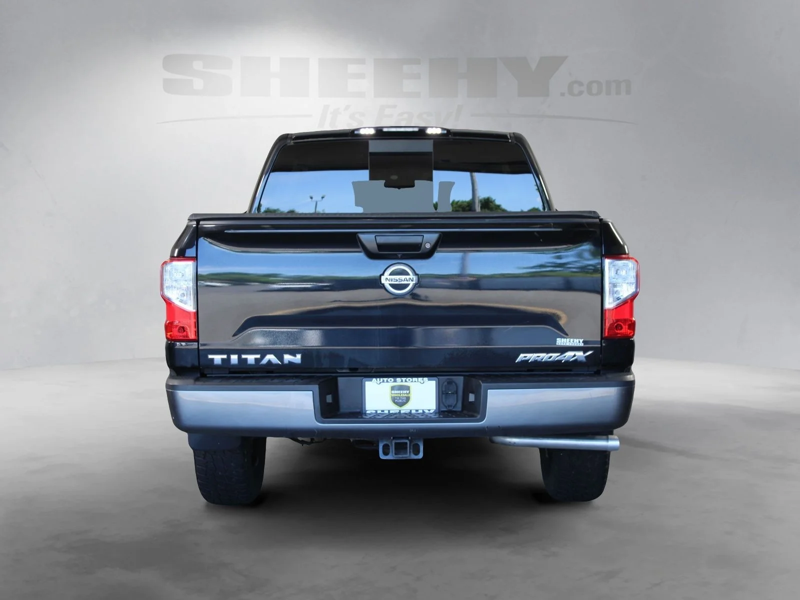 Used 2017 Black Nissan PRO-4X image 13