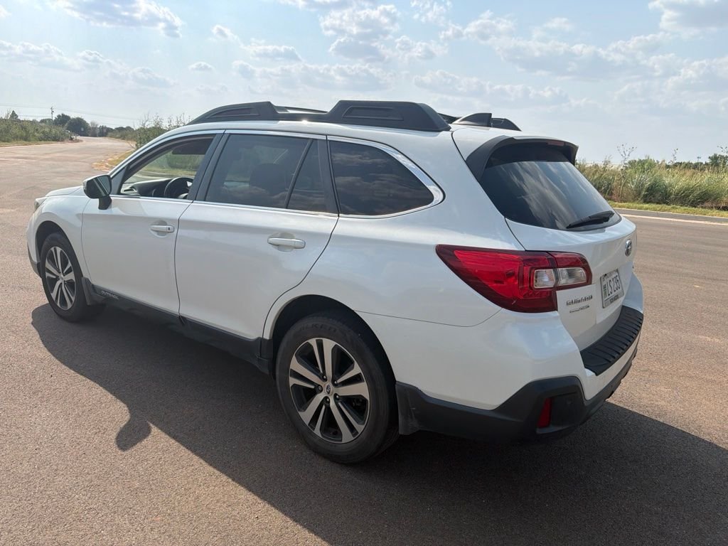 Used 2018 Crystal White Pearl Subaru 2.5i image 6