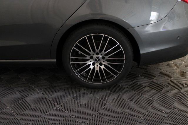 New 2025 Selenite Grey Metallic Mercedes-Benz C 300 image 41