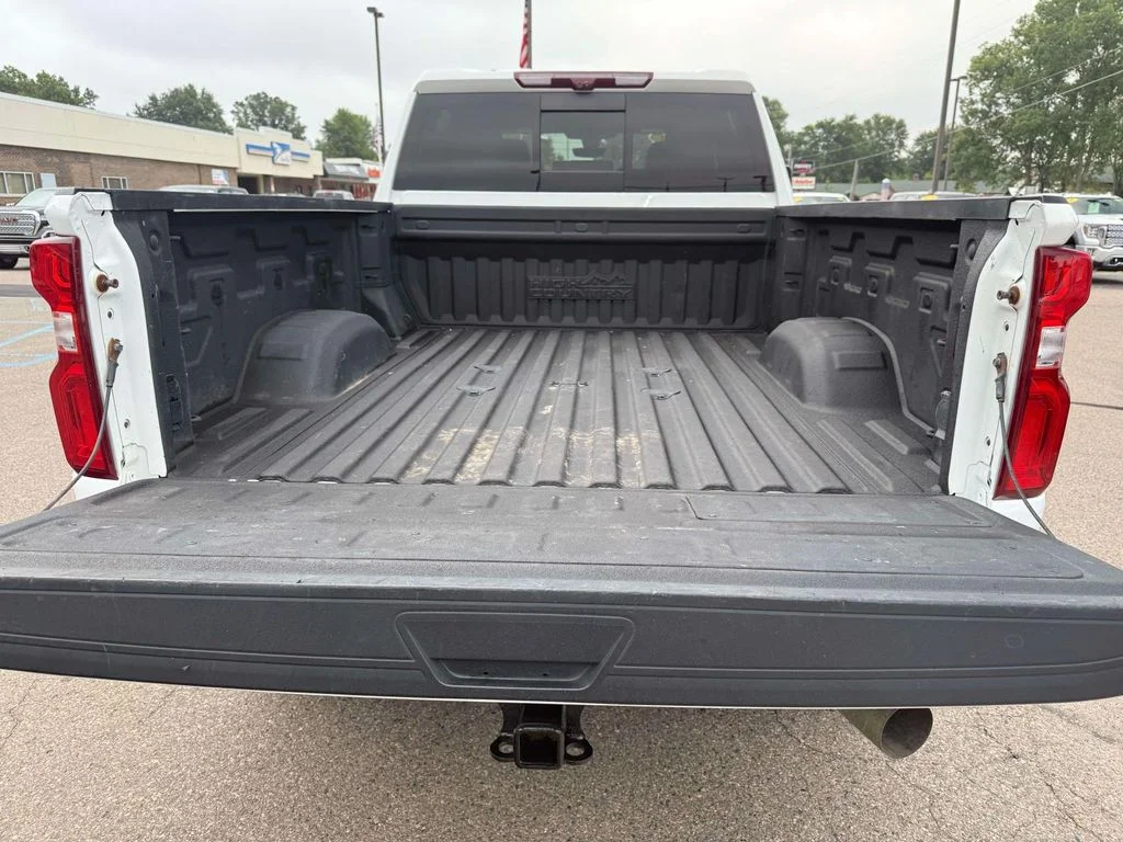 Used 2021 White Chevrolet High Country image 13