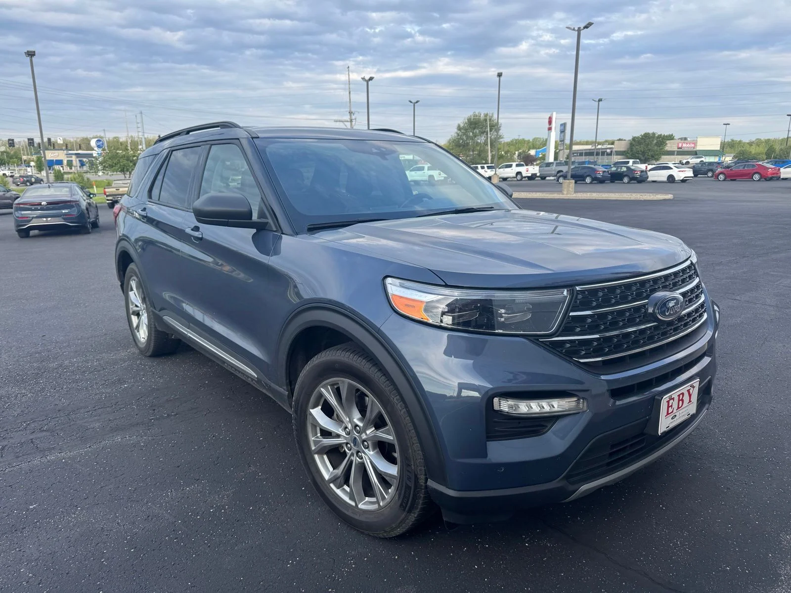 2021 Ford Explorer XLT 4WD's photo
