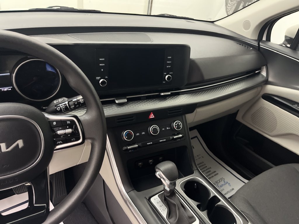 Used 2023 White Kia LX image 18