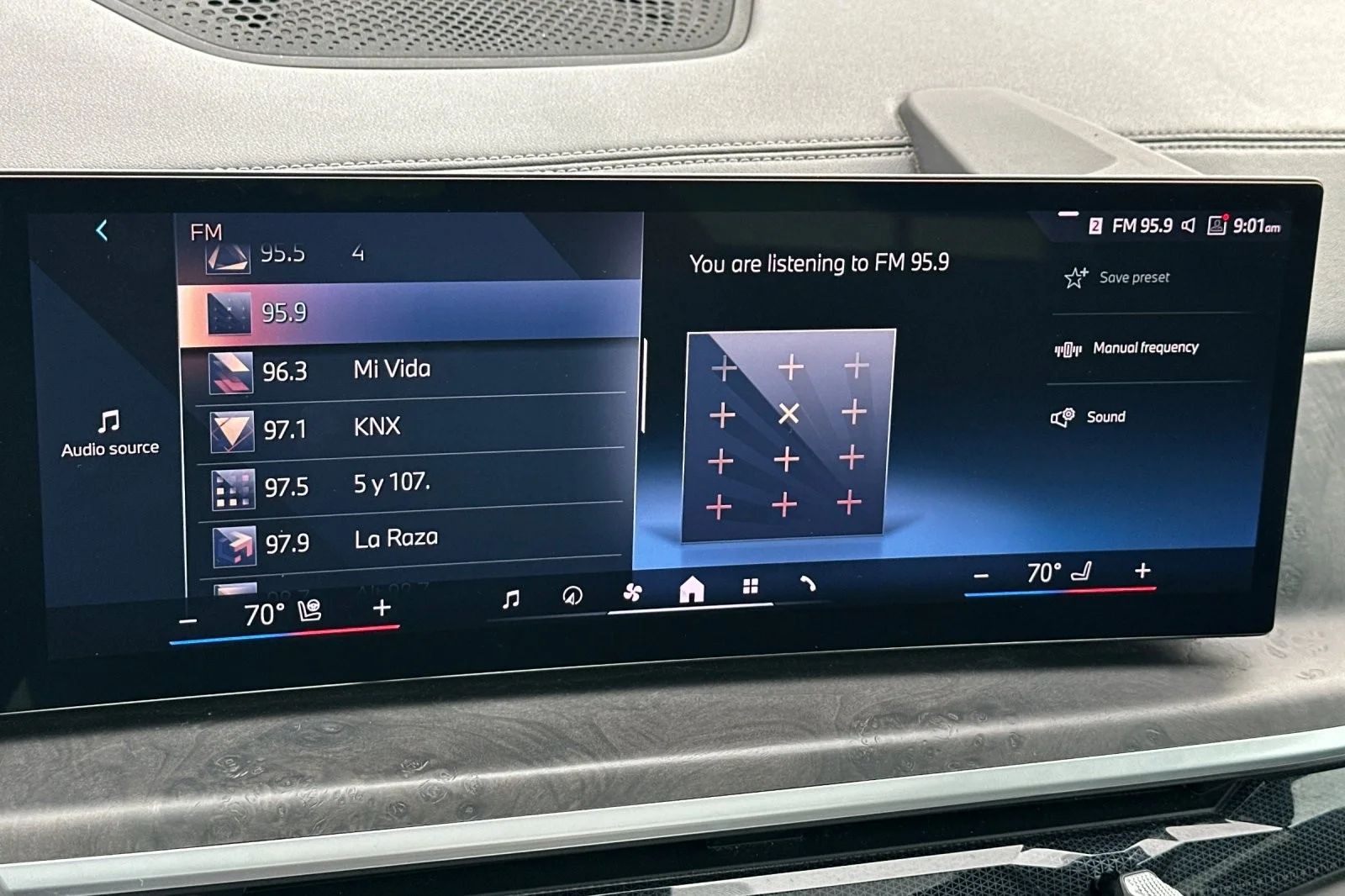 Used 2024 Skyscraper Grey Metallic BMW xDrive40i image 17