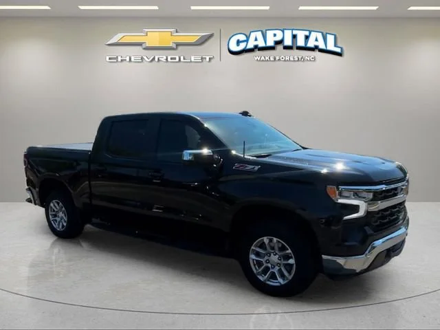 Used 2025 Black Chevrolet LT image 7