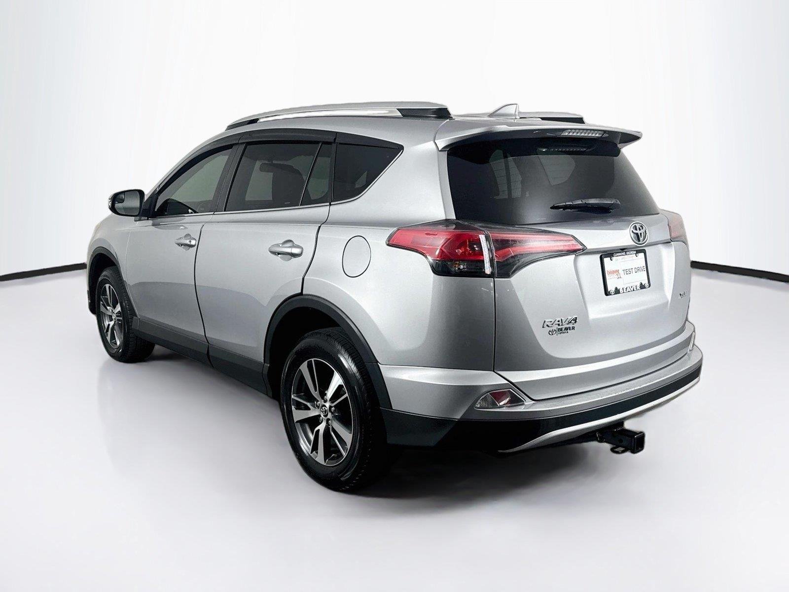 Used 2016 Silver Sky Metallic Toyota XLE image 11