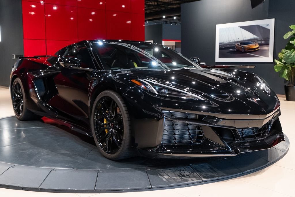 Used 2025 Black Chevrolet Z06 image 46