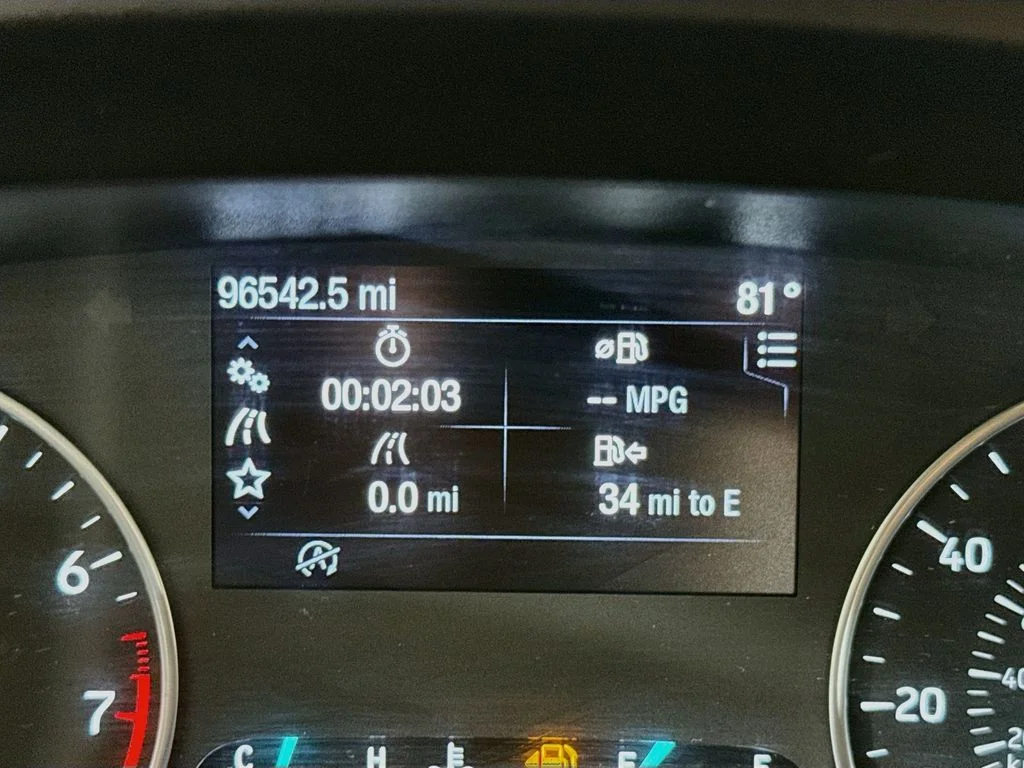 Used 2018 Blue Ford SE image 12