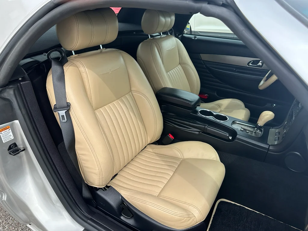 Used 2004 Silver Top Ford Deluxe image 15