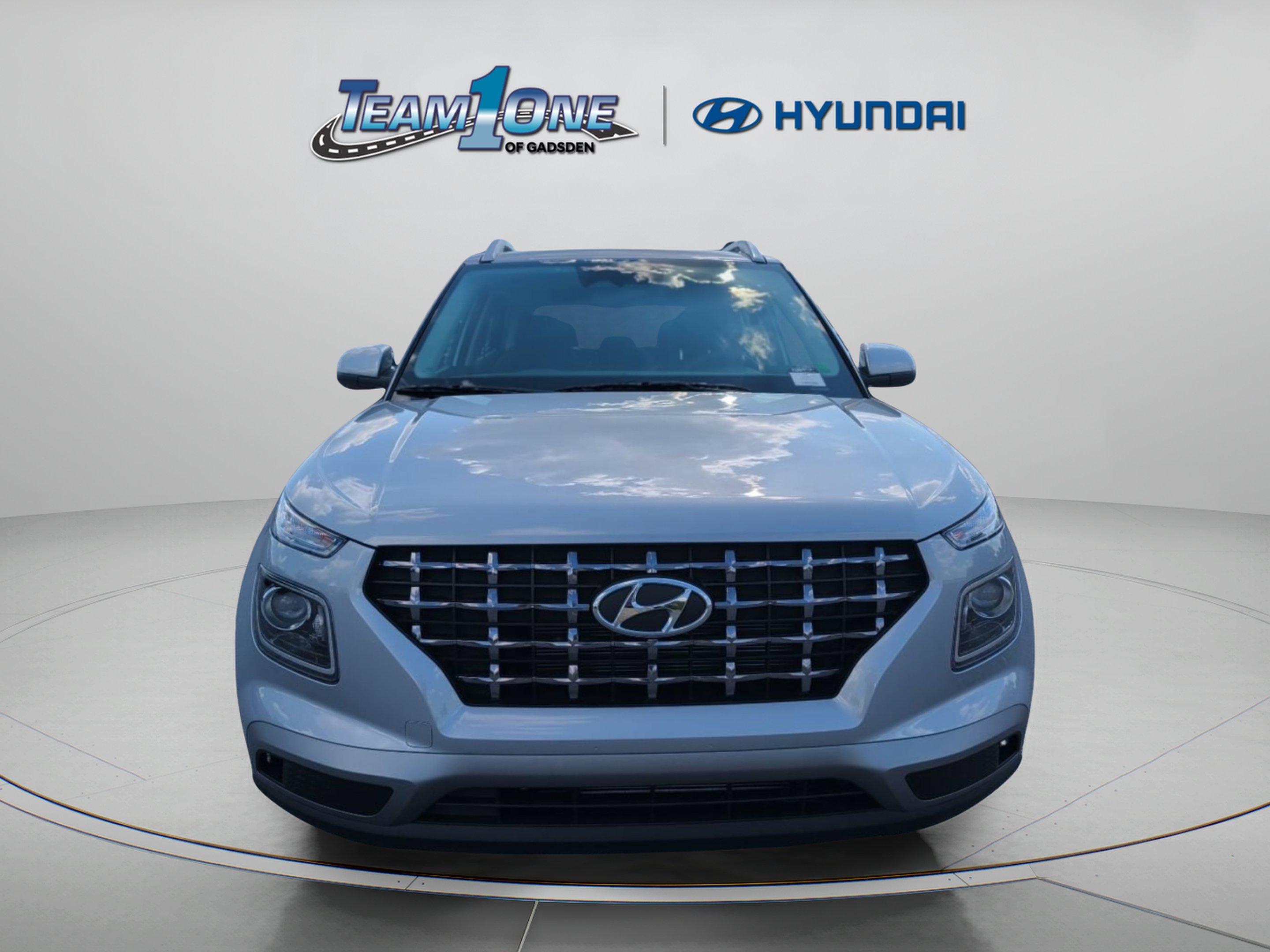 New 2026 Shimmering Silver Hyundai SEL image 2