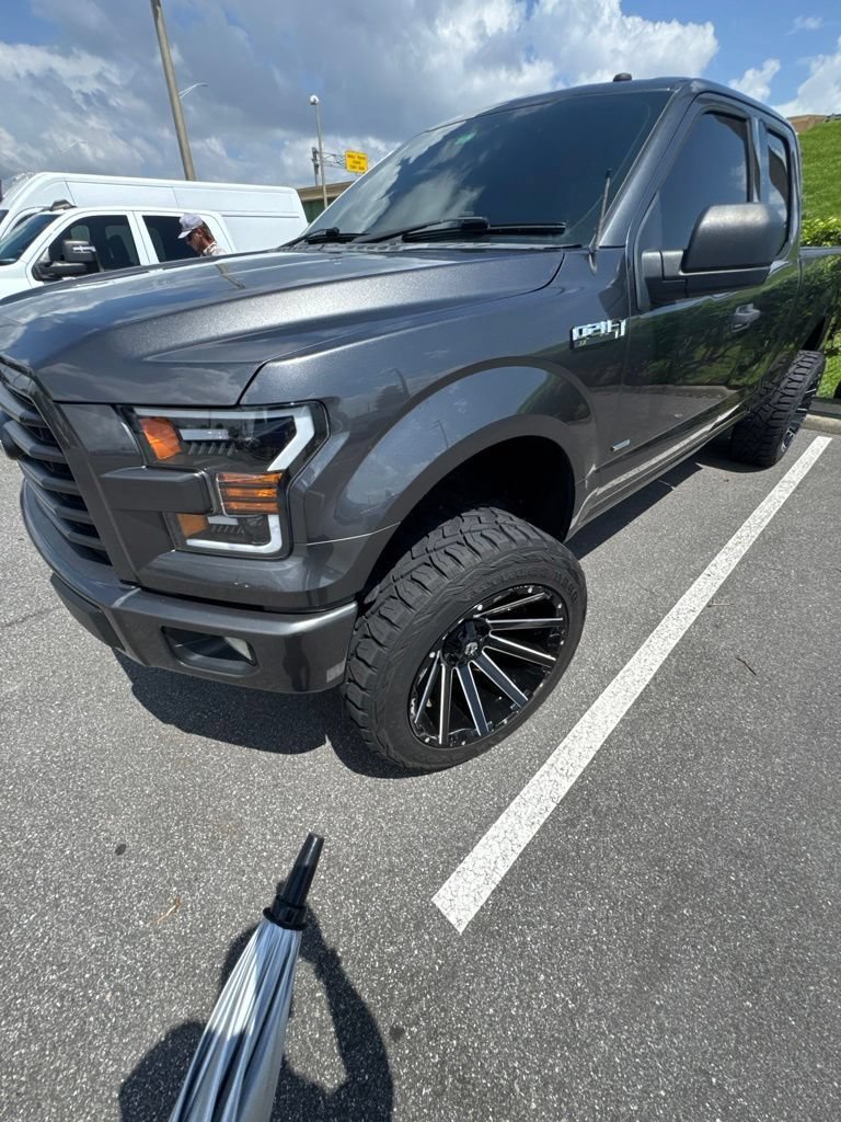 Used 2017 Gray Ford XL image 1