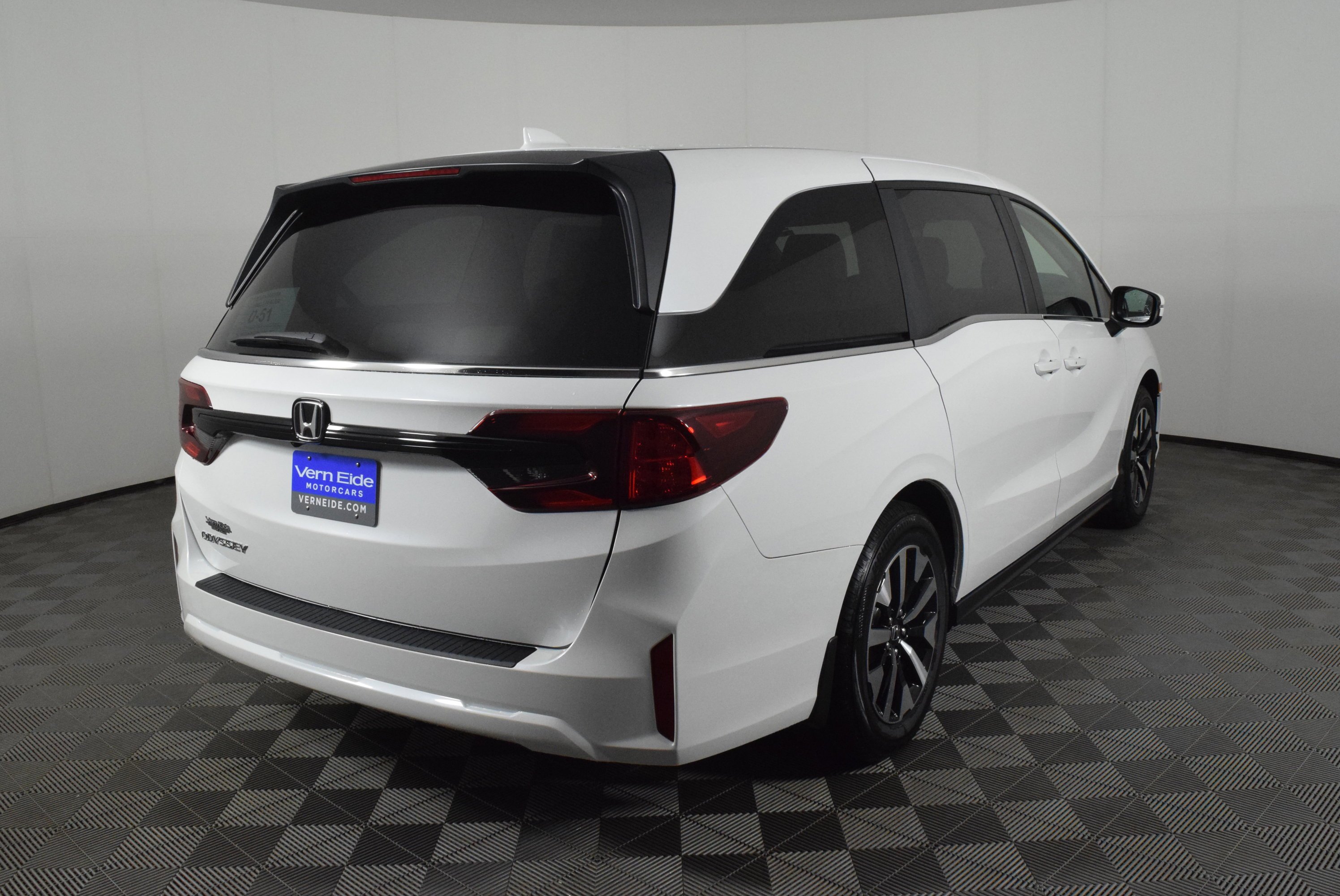 New 2026 Platinum White Pearl Honda EX-L image 6