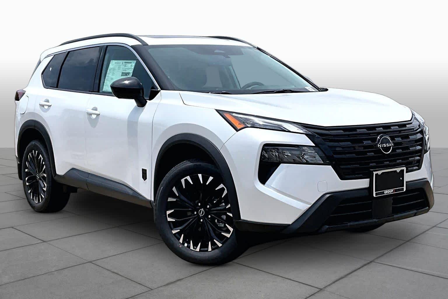 New 2026 Everest White Pearl TriCoat Nissan Dark Armor image 2