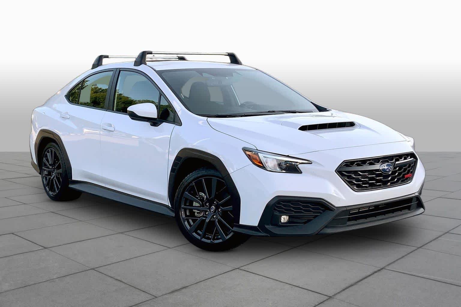 Used 2025 Ceramic White Subaru Premium image 3