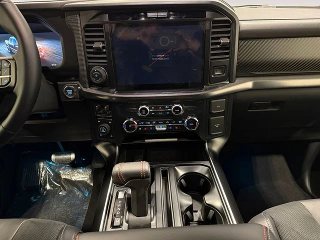 2025 Ford F-150 Raptor - Photo 11