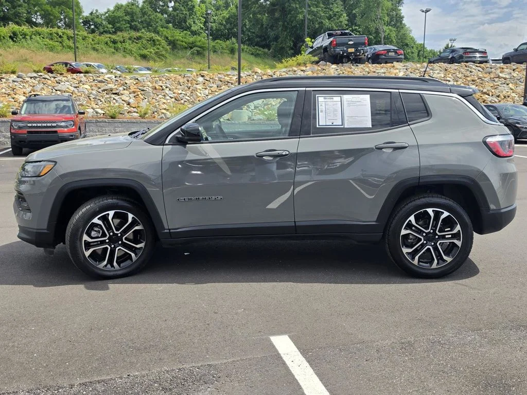 Used 2024 Gray Jeep Limited image 3