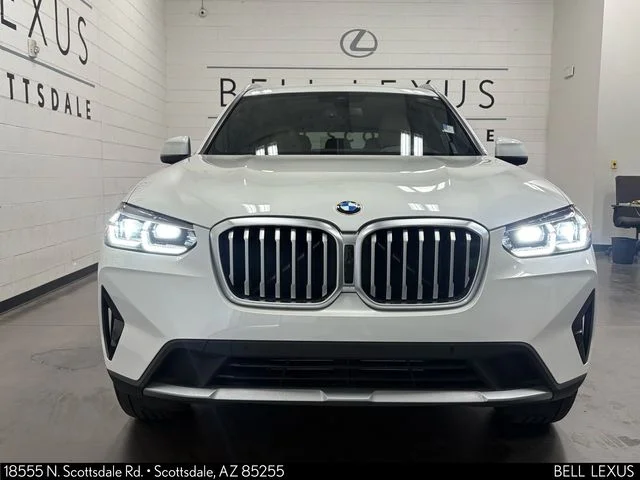 Used 2024 White BMW xDrive30i image 9