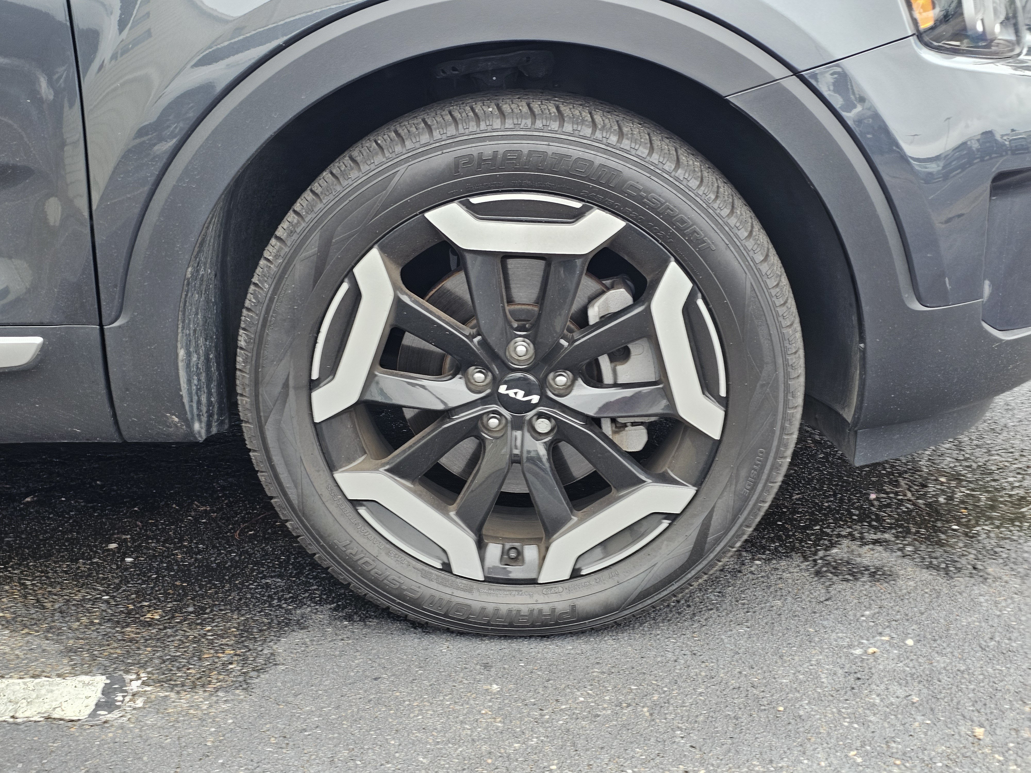 Used 2024 Gravity Gray Kia S image 6