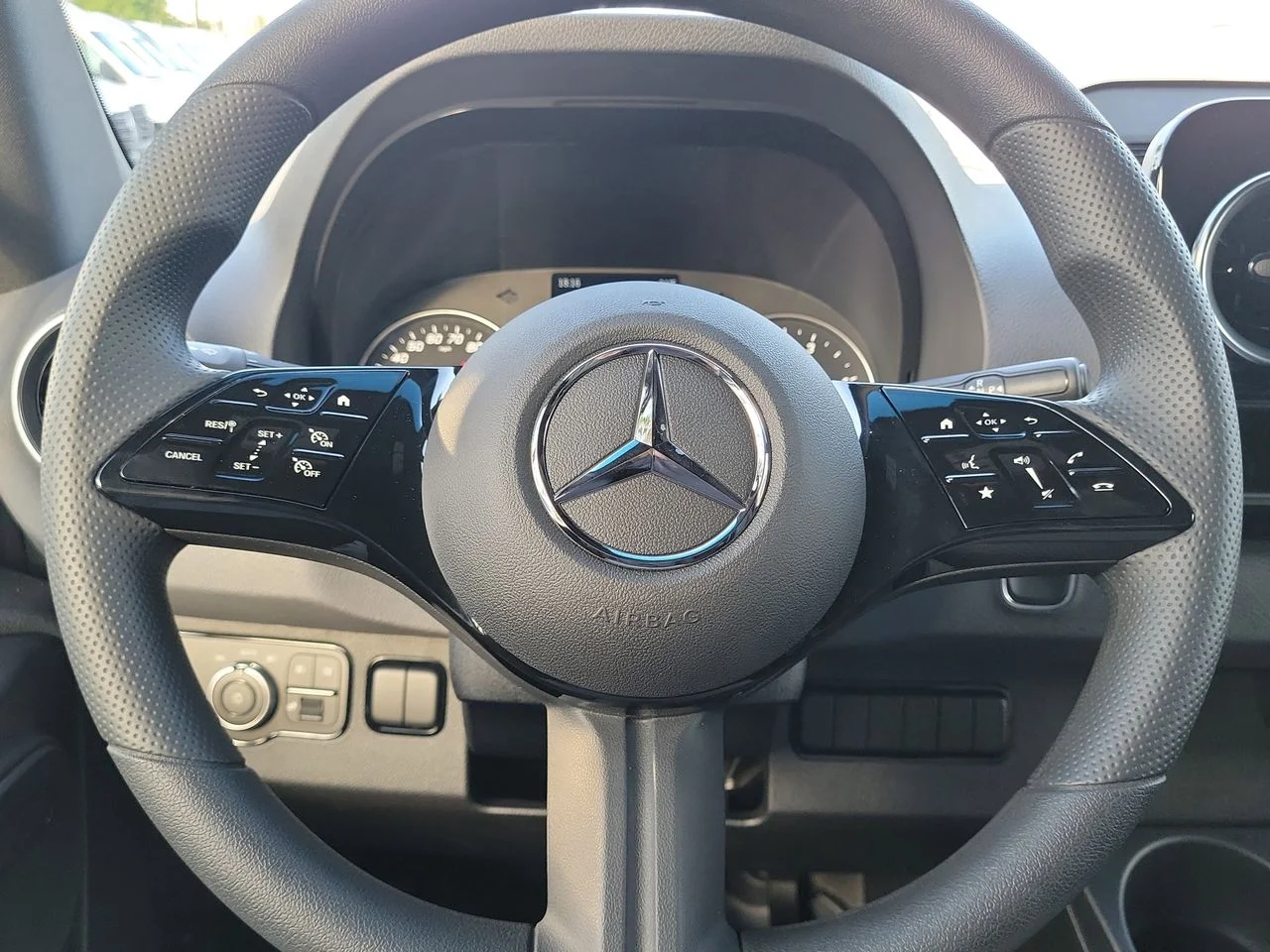 New 2026 Arctic White Mercedes-Benz Cargo 170 WB image 27