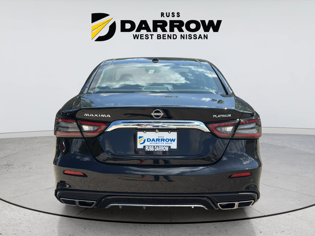 Used 2023 Black Nissan Platinum image 4