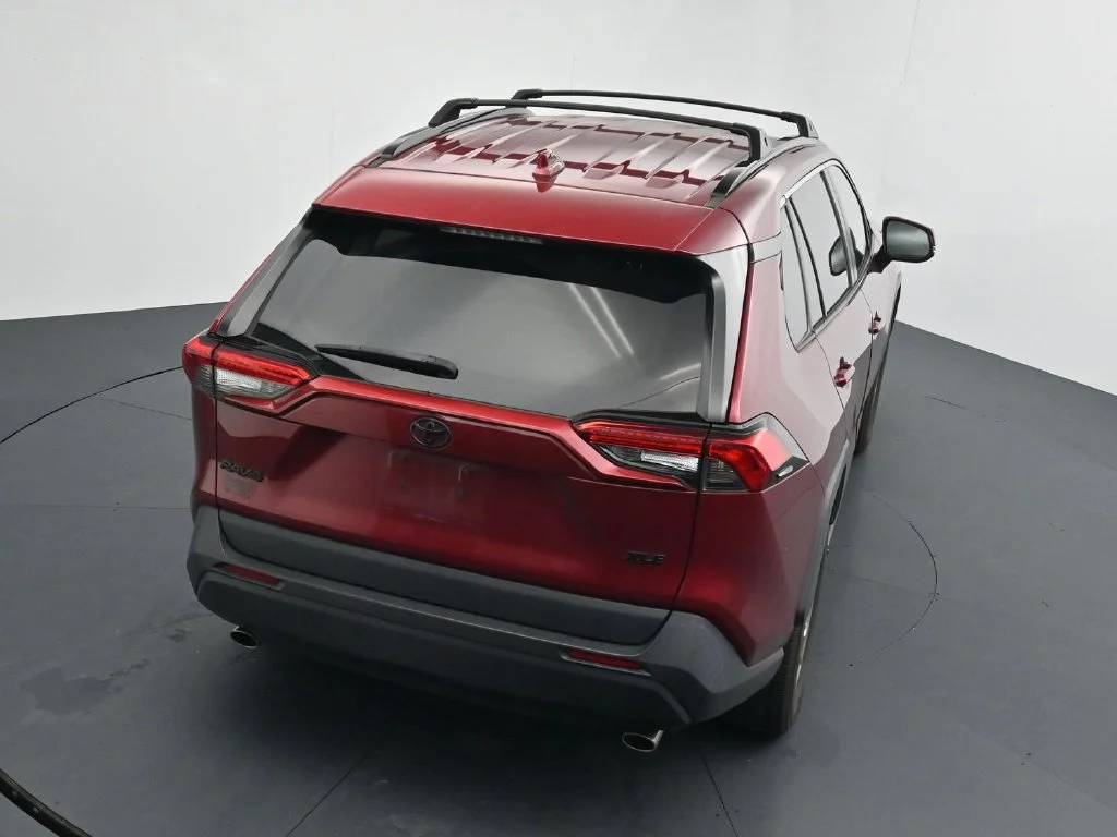 Used 2022 Red Toyota XLE image 13