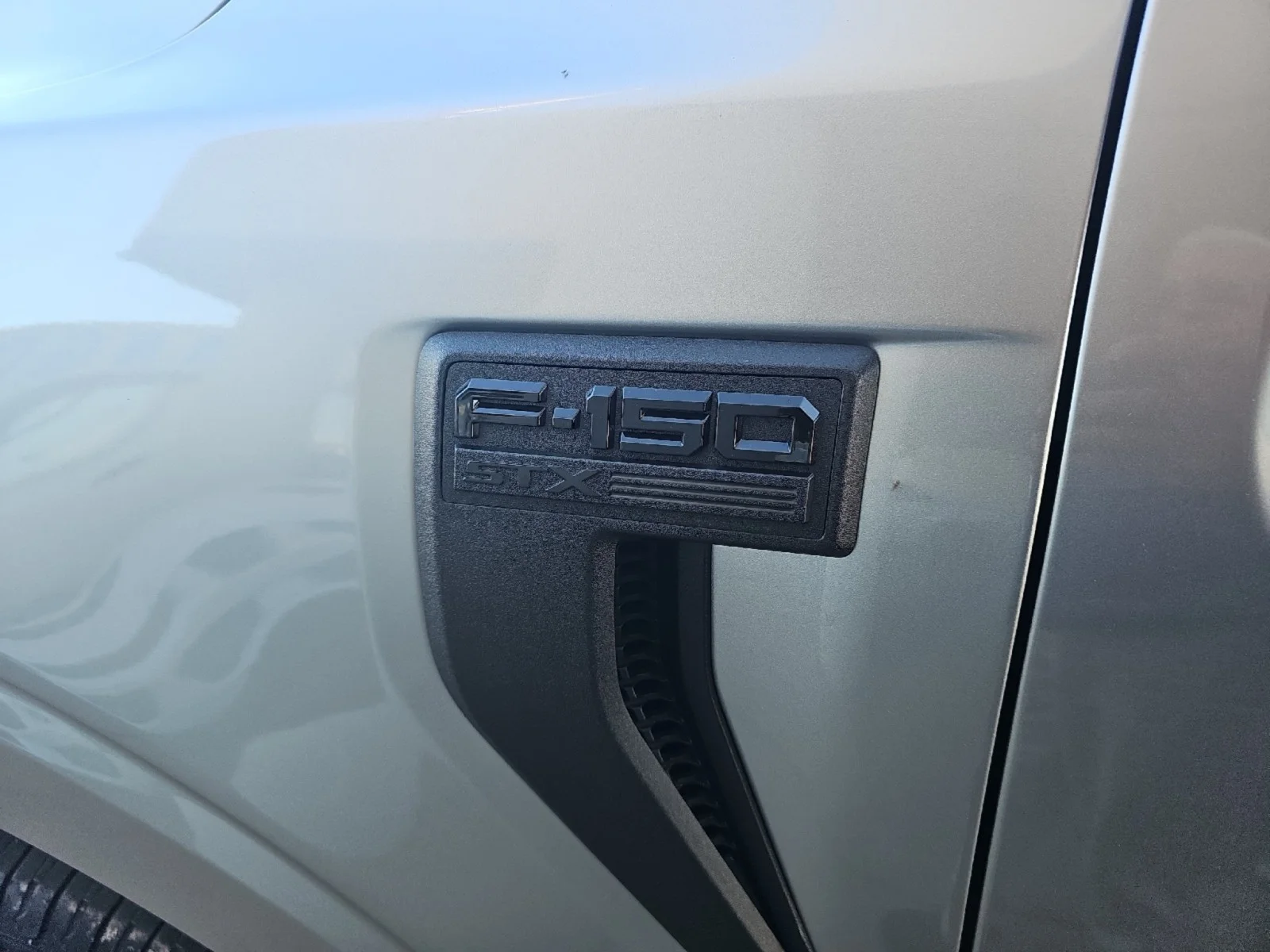 Used 2023 Iconic Silver Ford XL image 21