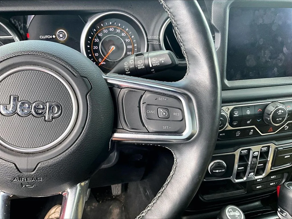 Used 2018 Orange Jeep Unlimited Sahara image 19