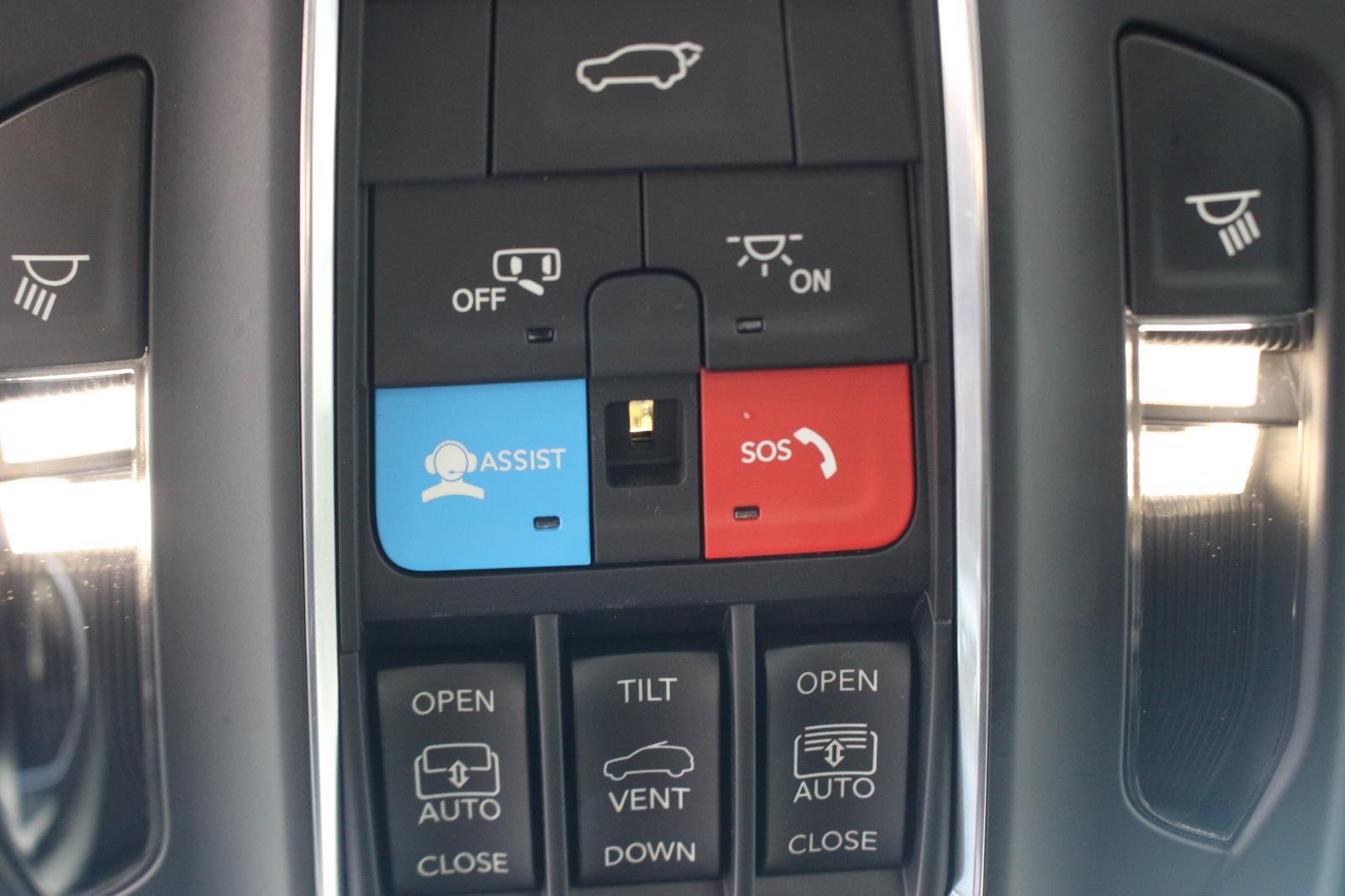 Used 2024 Grey Jeep 4x4 image 34